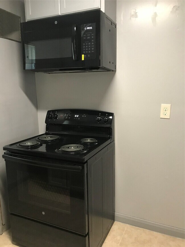 Building Photo - 8717 Spaulding St