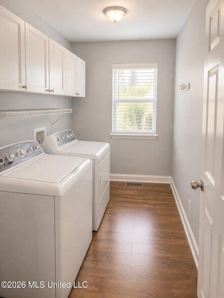 Building Photo - 3825 Timber Lake Dr