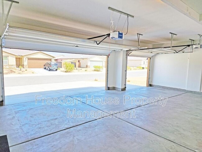 Building Photo - 3575 E Wallowa Dr