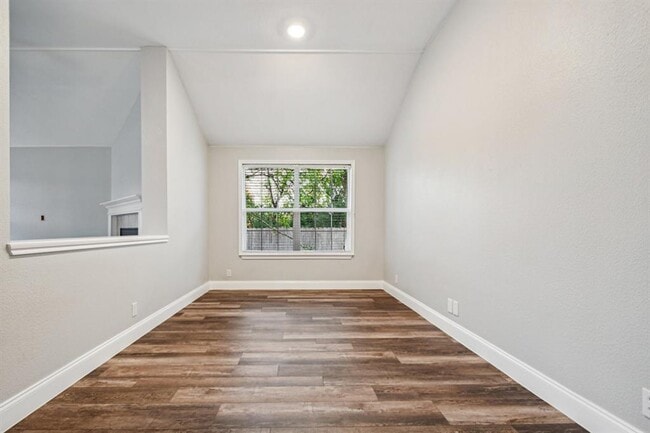 Building Photo - 16800 Bailey Jean Dr