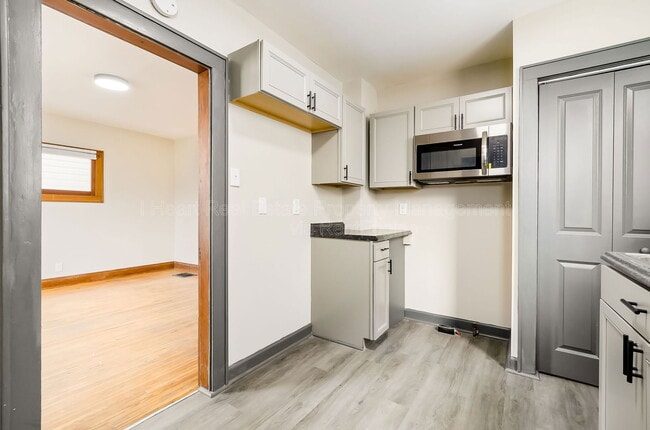 Building Photo - 1215 Sullivant Ave