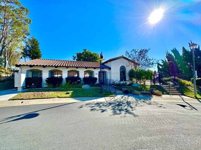 Building Photo - Sweet Single-Story, Completely Detached, Home in the Picturesque Fallbrook Village HOA Community!