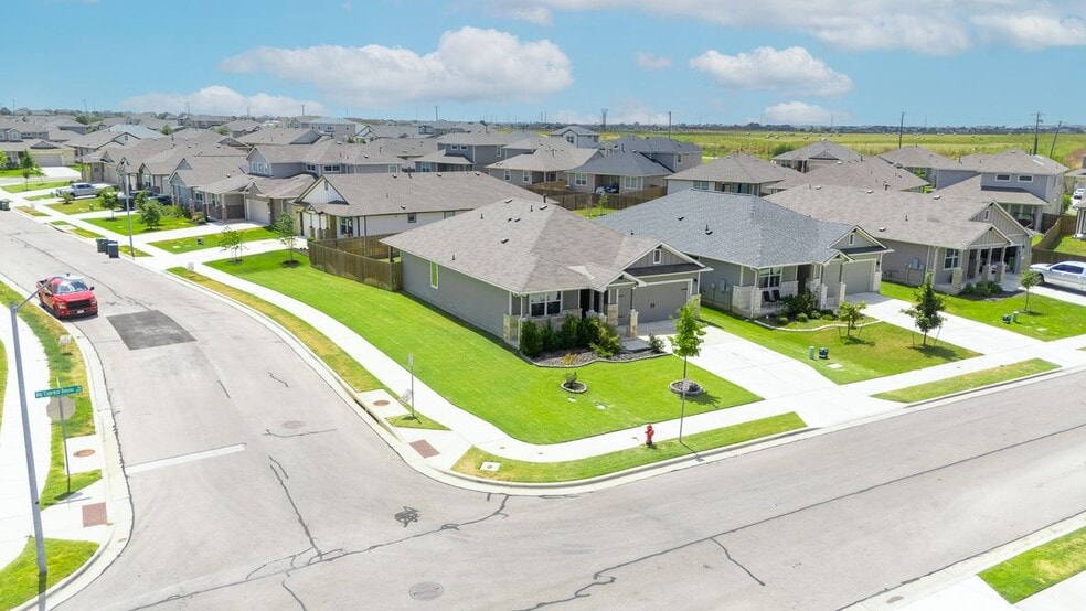 Building Photo - 119 Big Cypress Byu Rd