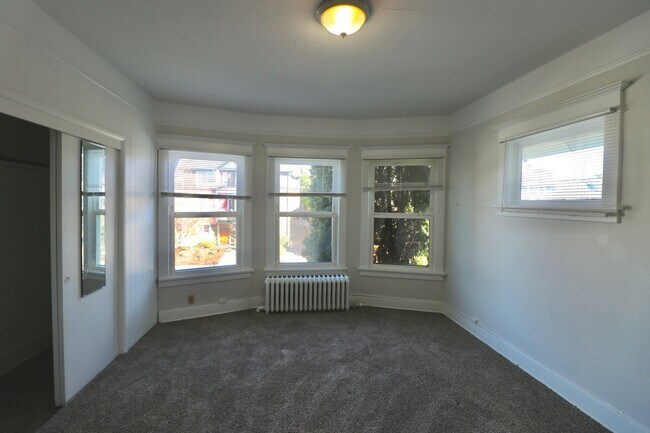 Building Photo - 188