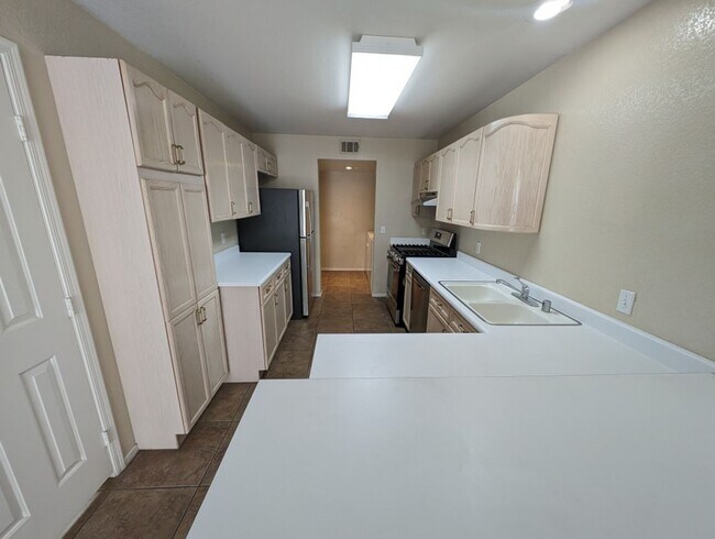 Building Photo - 8408 Stoney Bluff Ave