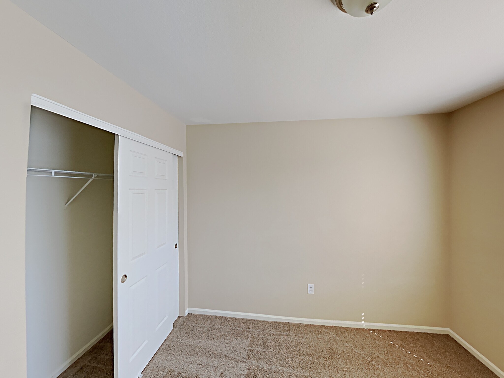 Building Photo - 10379 Ravenswood Way