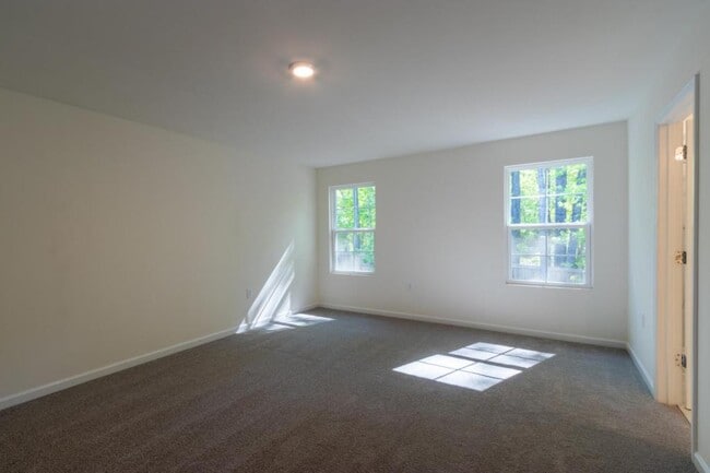 Building Photo - 1204 Grenshaw Dr