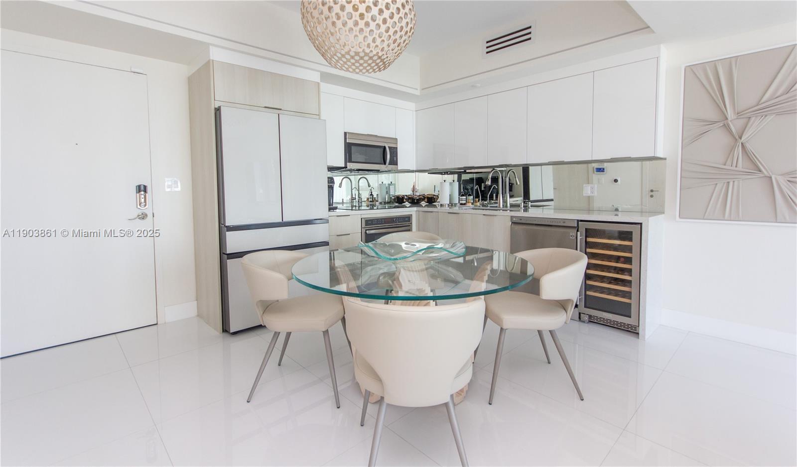 Building Photo - 92 SW 3rd St