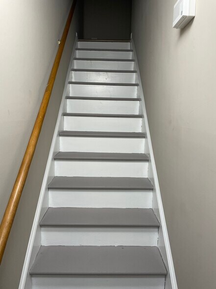 Building Photo - 421 Constitution Dr