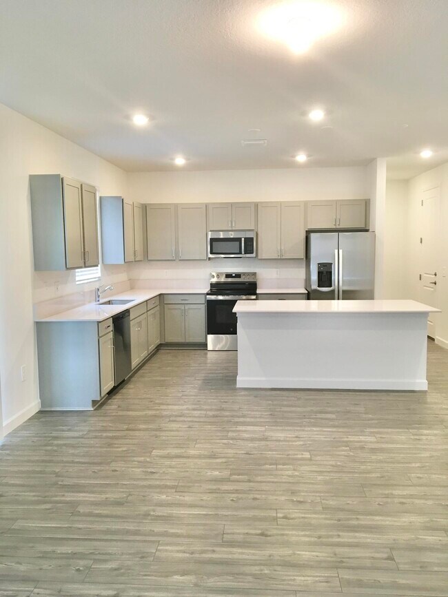 Building Photo - 12226 SW Roma Cir