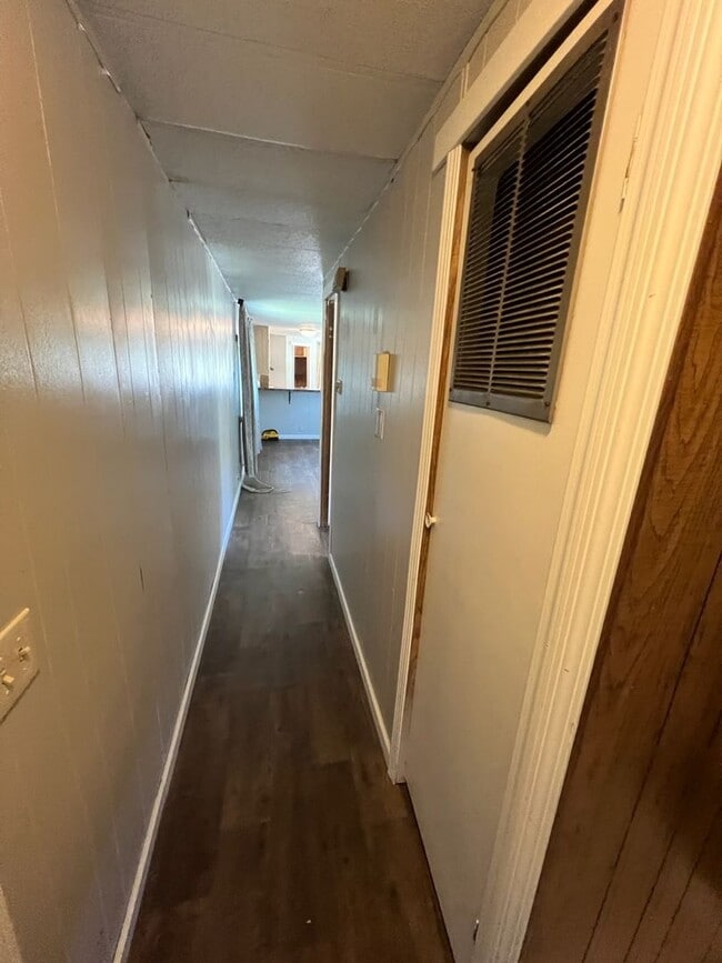 Building Photo - Semi-Rural 2 Bedroom 1 Bath Updated Mobile Home w/ Amenities