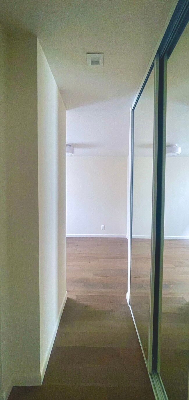 Building Photo - 1885 Pacific Ave