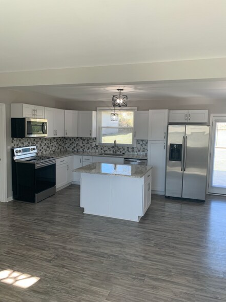 Building Photo - 317 Bonnaridge Dr