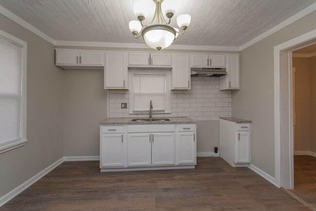 Building Photo - Updated 1 Bed/1 Bath Cottage in Harrisburg Neighborhood - Close to Downtown and Medical District