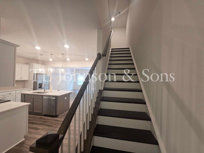 Building Photo - 223 Latrobe Ln