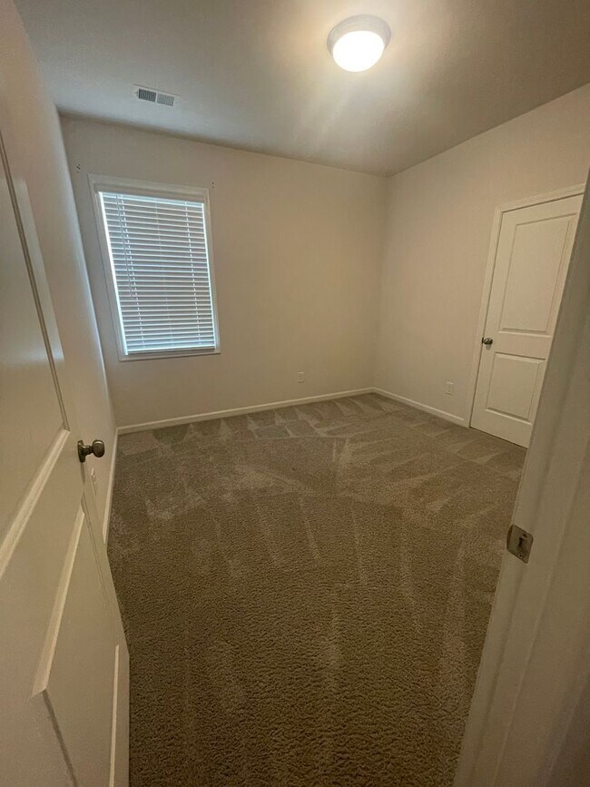Building Photo - Lovely 3 bedroom 2 bath home  in Duncan!!!!