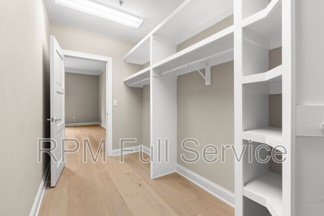 Building Photo - 110 31st Ave N