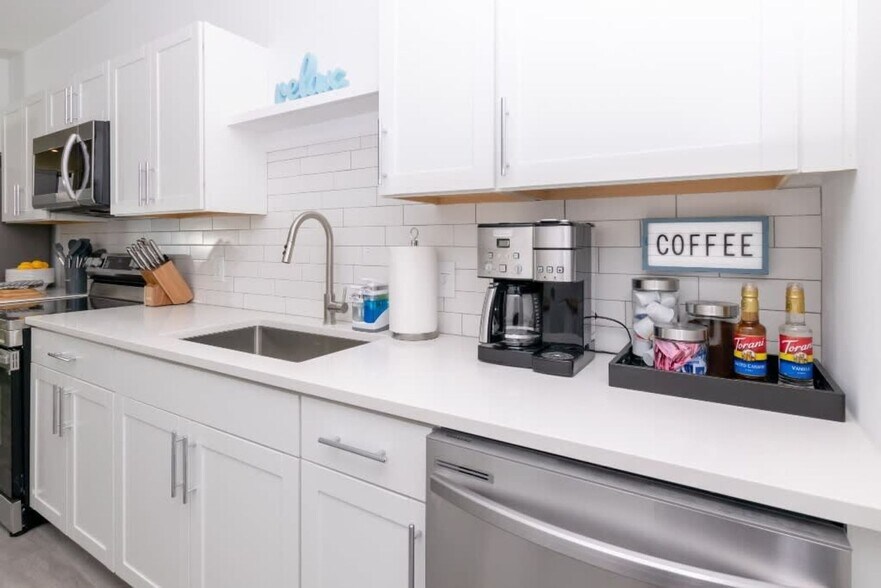 Building Photo - 3 Bedroom 2.5 Bath Home