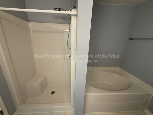 Building Photo - 5810 Battery Dr