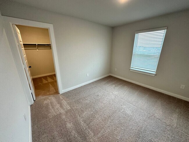 Building Photo - 14607 Emerio Dr