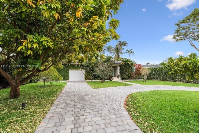 Building Photo - 13801 S Biscayne River Dr