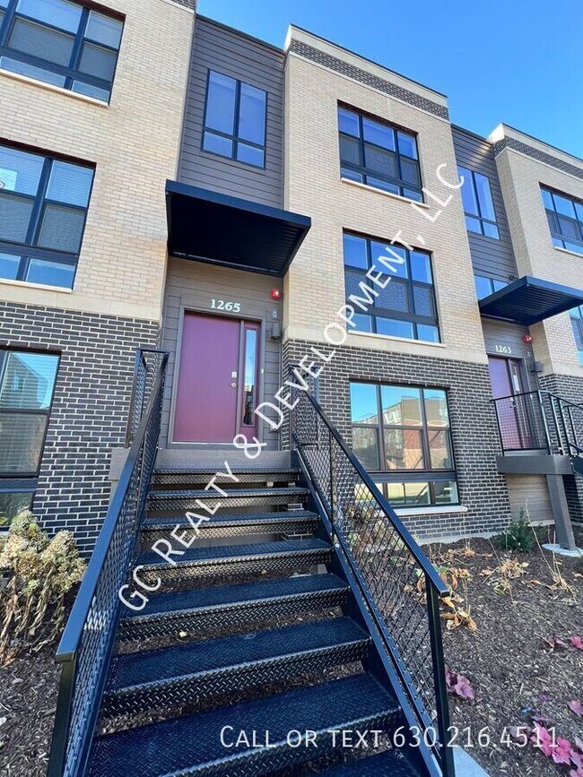 Building Photo - ***MOVE IN SPECIAL - 1/2 MONTH FREE RENT! ...