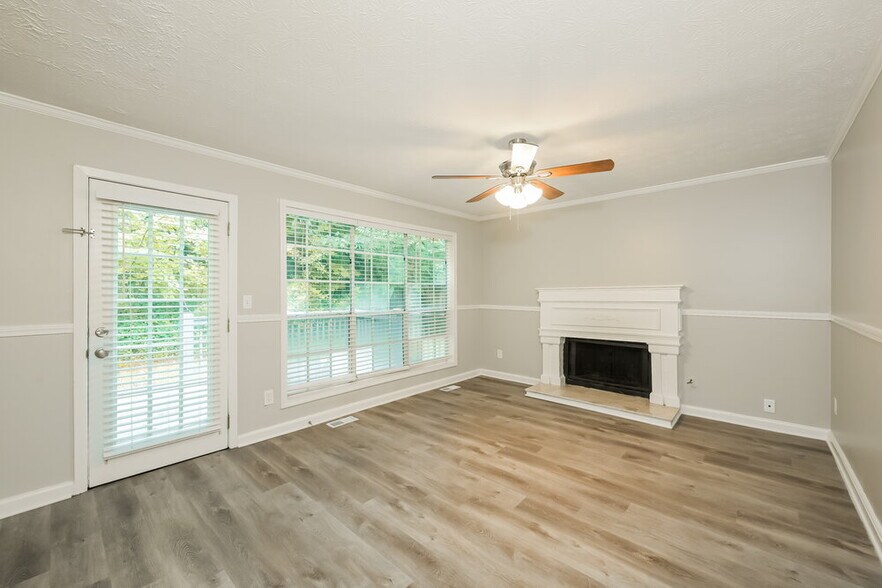 Building Photo - 445 Ridgedale Way