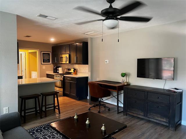 Building Photo - 408 N Oak Cliff Blvd