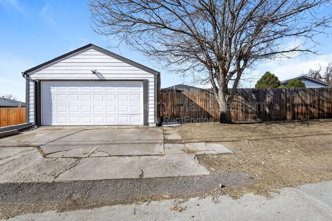 Building Photo - 322 N Raleigh St