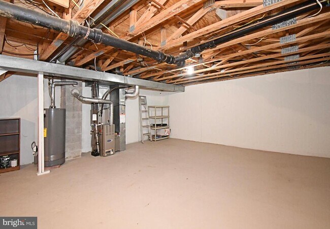 Building Photo - 2489 Hillendale Dr