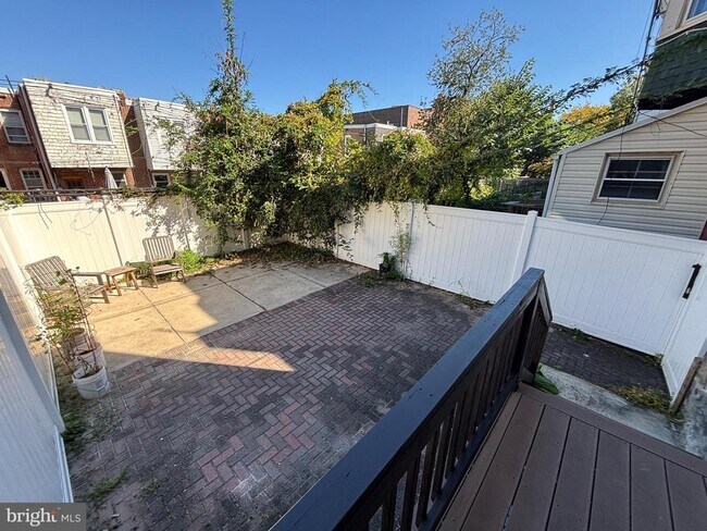 Building Photo - 4721 Hazel Ave