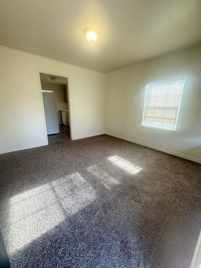 Building Photo - 11495 Hawley Rd