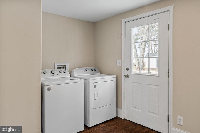 Building Photo - 2730 Old Cedar Grove Rd