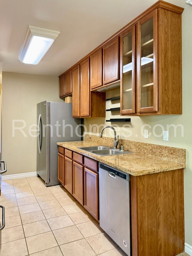 Building Photo - 9929 Azuaga St