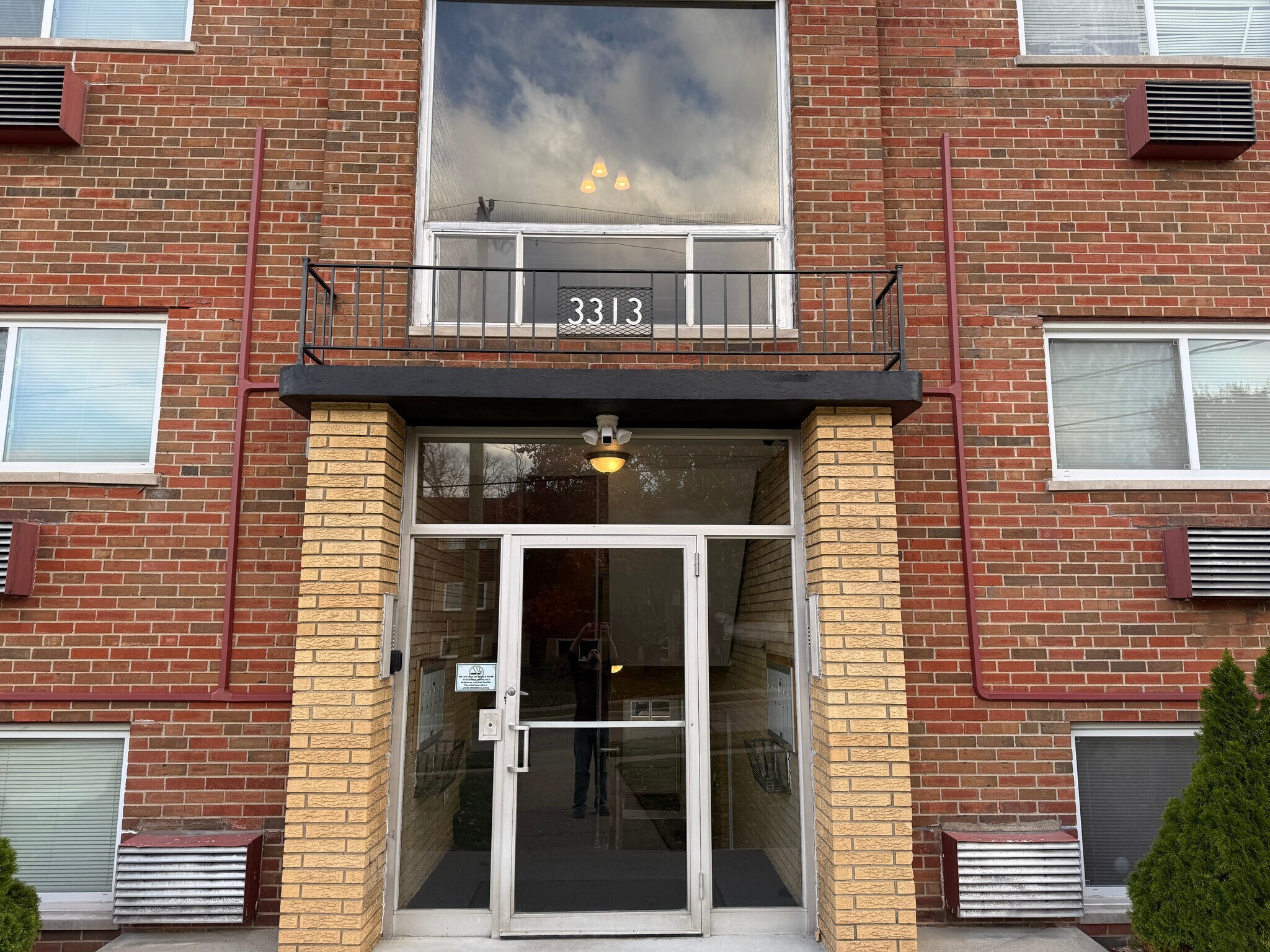 Building Photo - 3313 Camvic Ter