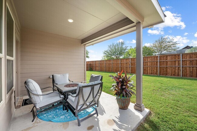 Building Photo - 305 Running Water Trail