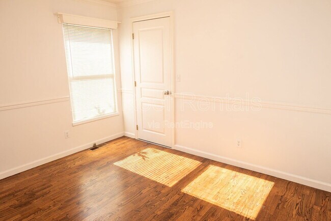 Building Photo - 4840 N 8th St