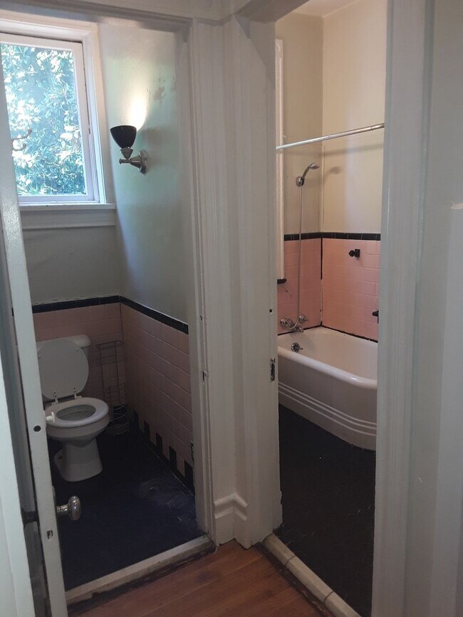 Building Photo - 1238 Garvin Pl