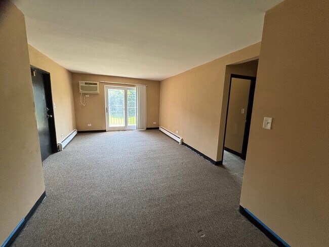 Building Photo - 701 Spruce Ct