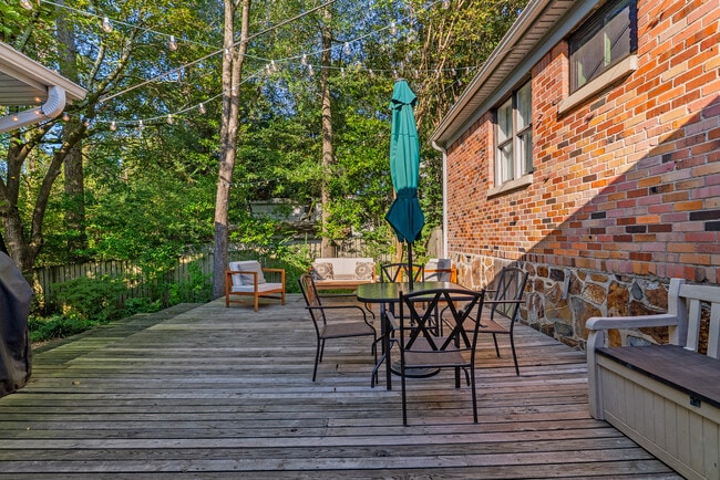 Building Photo - 2 Shannon Dr