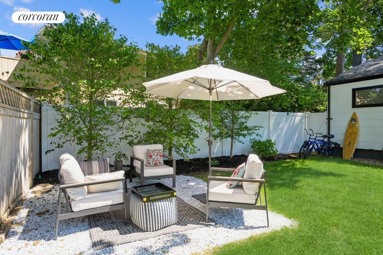 Building Photo - 12 Penny Ln