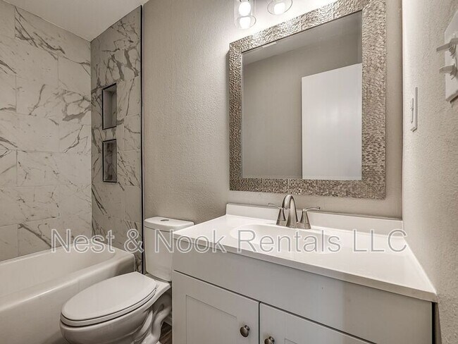 Building Photo - 5966 E 36th St