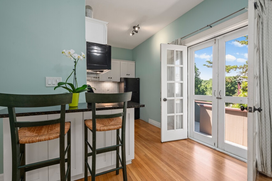 Building Photo - 177 Main St