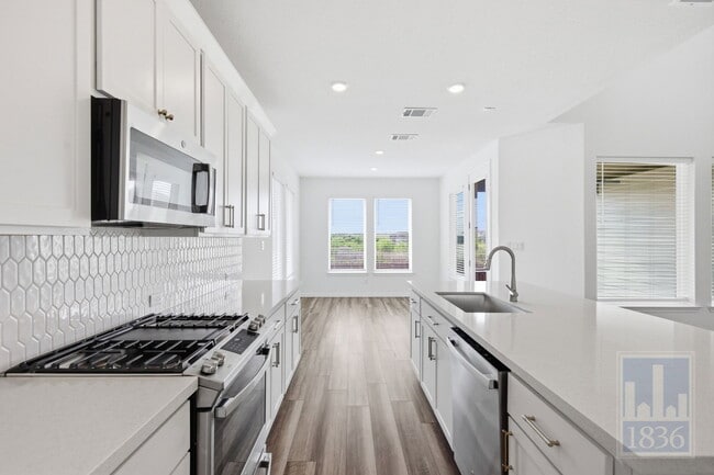 Building Photo - 12713 Brave Tenderfoot Trl