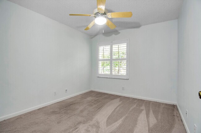 Building Photo - 1011 Siena Oaks Cir E