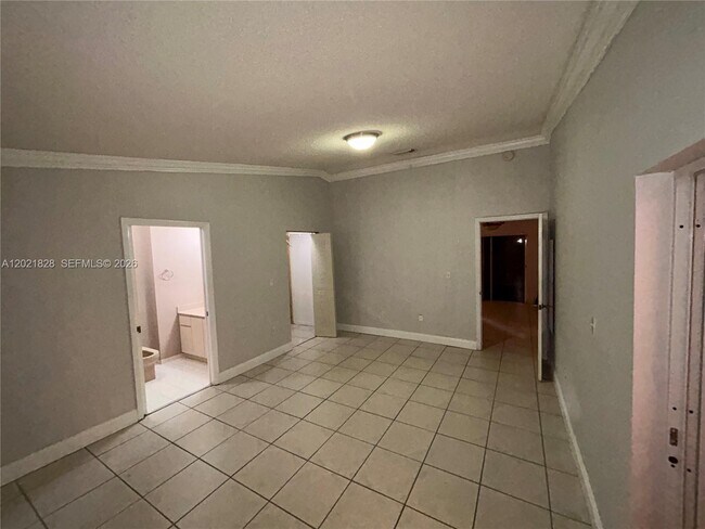 Building Photo - 14956 SW 39th St