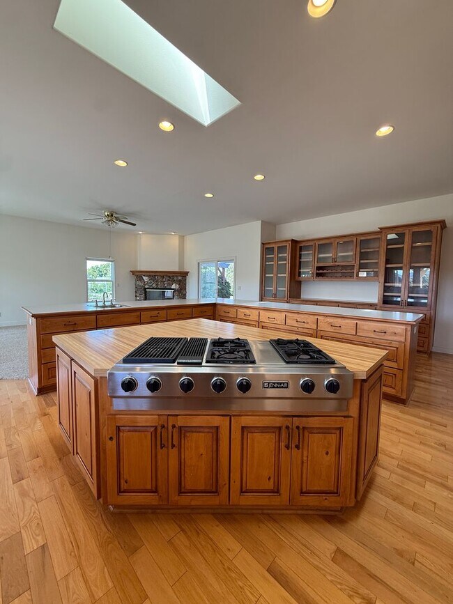 Building Photo - Beautiful Orcutt Custom Home in Solomon Estates on Approx One Acre