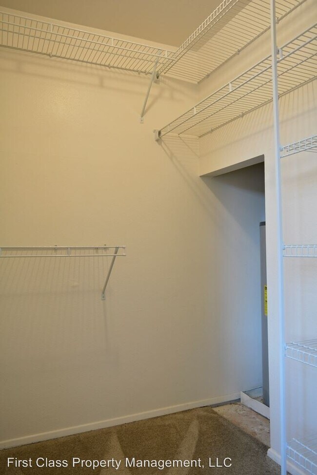 Building Photo - 4628 Oakridge Rd