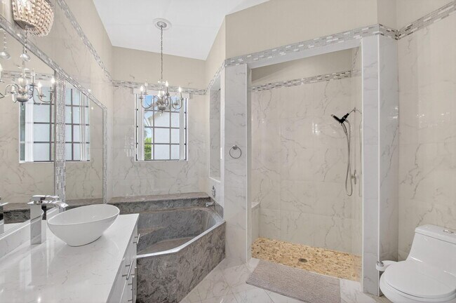 Building Photo - 4465 Barclay Fair Way
