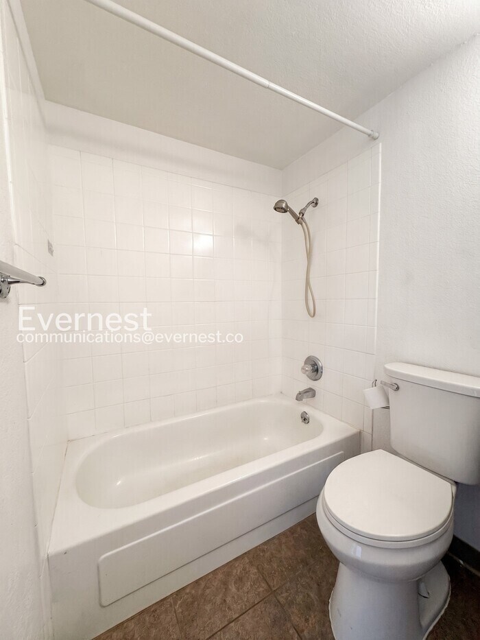 Building Photo - 3047 W 47th Ave